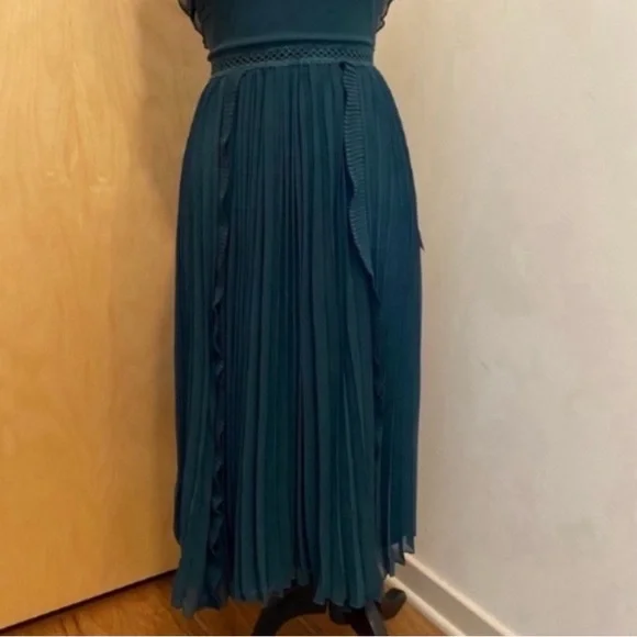 Lulus Never a Dull Moment Tie-Strap Pleated Midi Dress Emerald Green XSmall